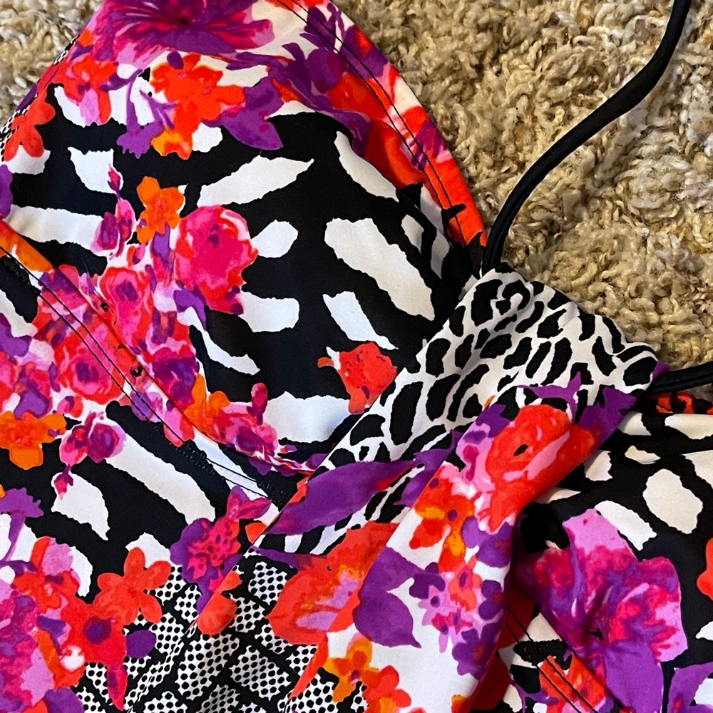 NWT Swimsuit Top - Picture 3 of 9